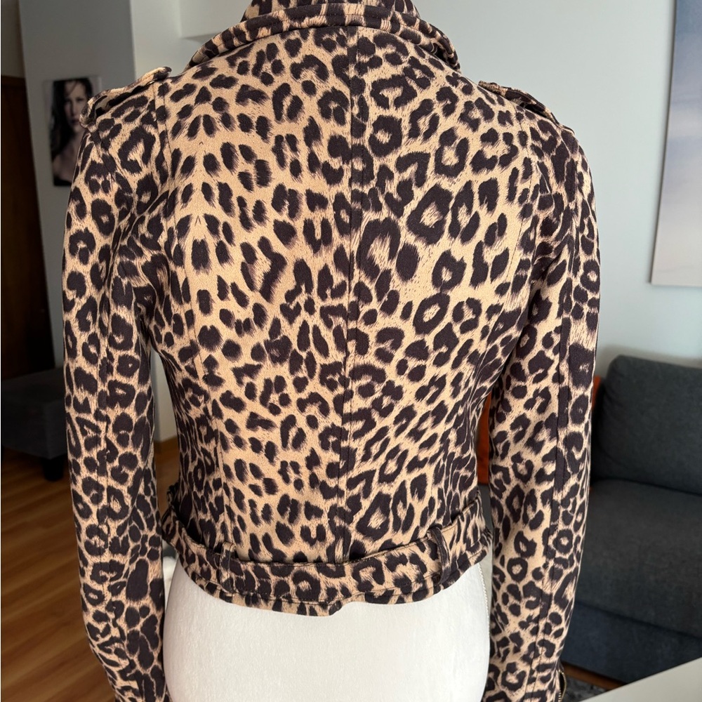 Chic Leopard Print Jacket - Picture 6 of 9